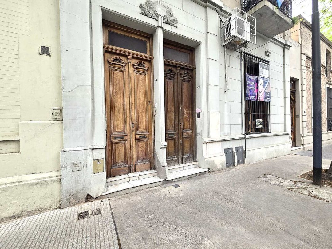 VENTA PH DE 5 AMBIENTES PATIO SIN EXPENSAS! FLORES