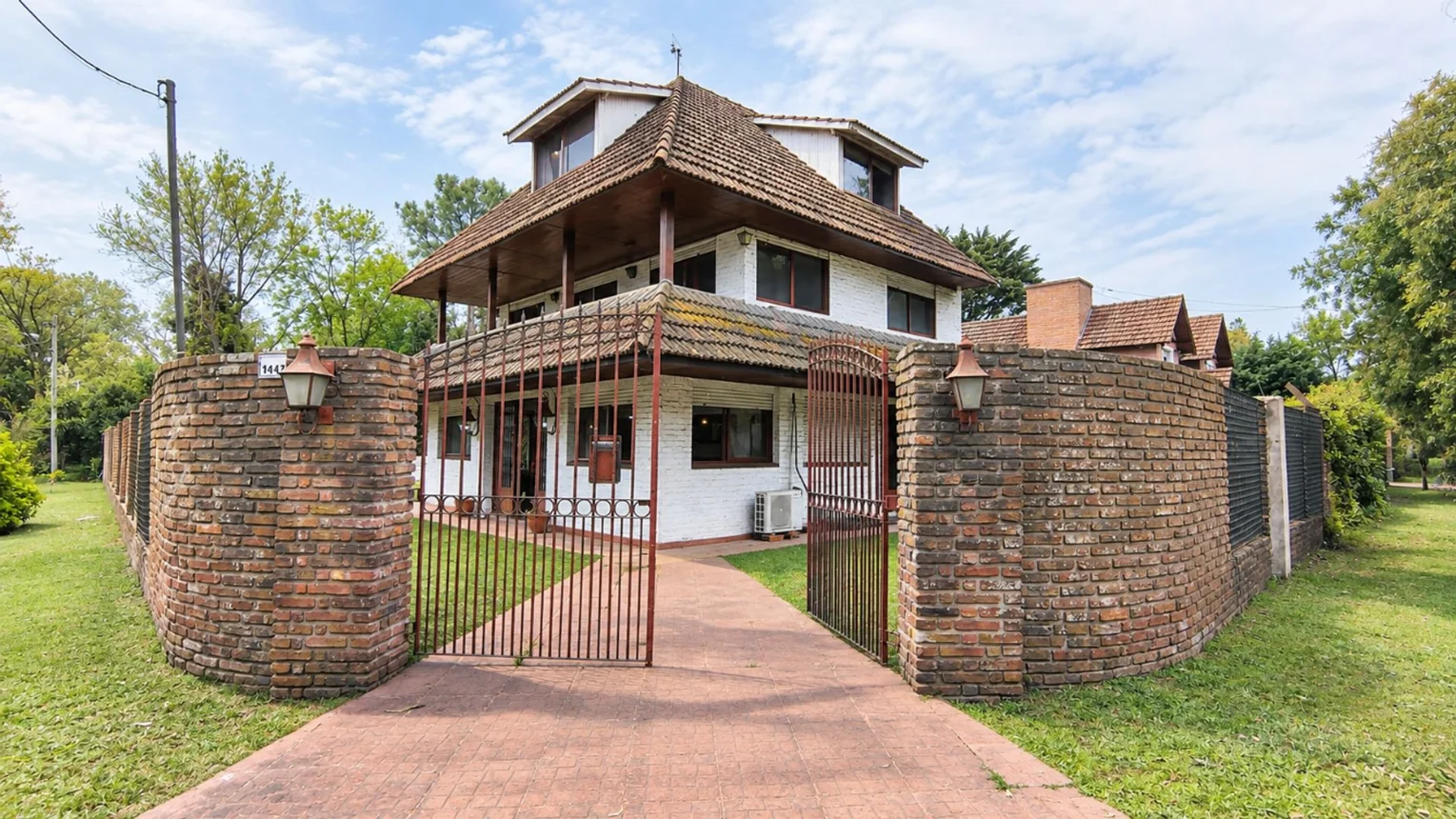Casa de 7 ambientes en venta en Manuel Alberti, Catriló 1400, foto 2