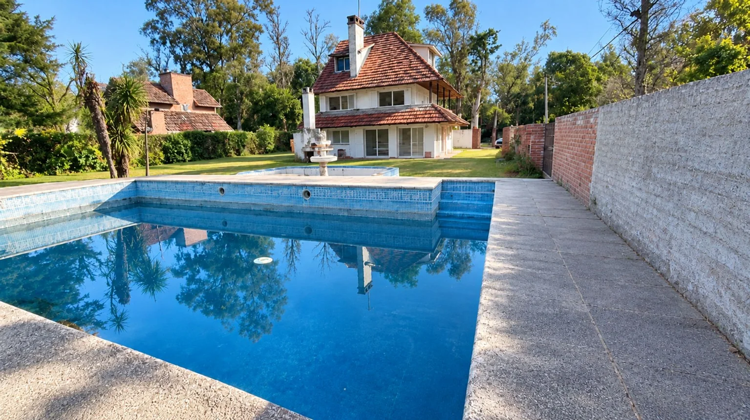 Casa de 7 ambientes en venta en Manuel Alberti, Catriló 1400