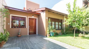 VENTA CASA 3 DORMITORIOS GLEW APTA CREDITO