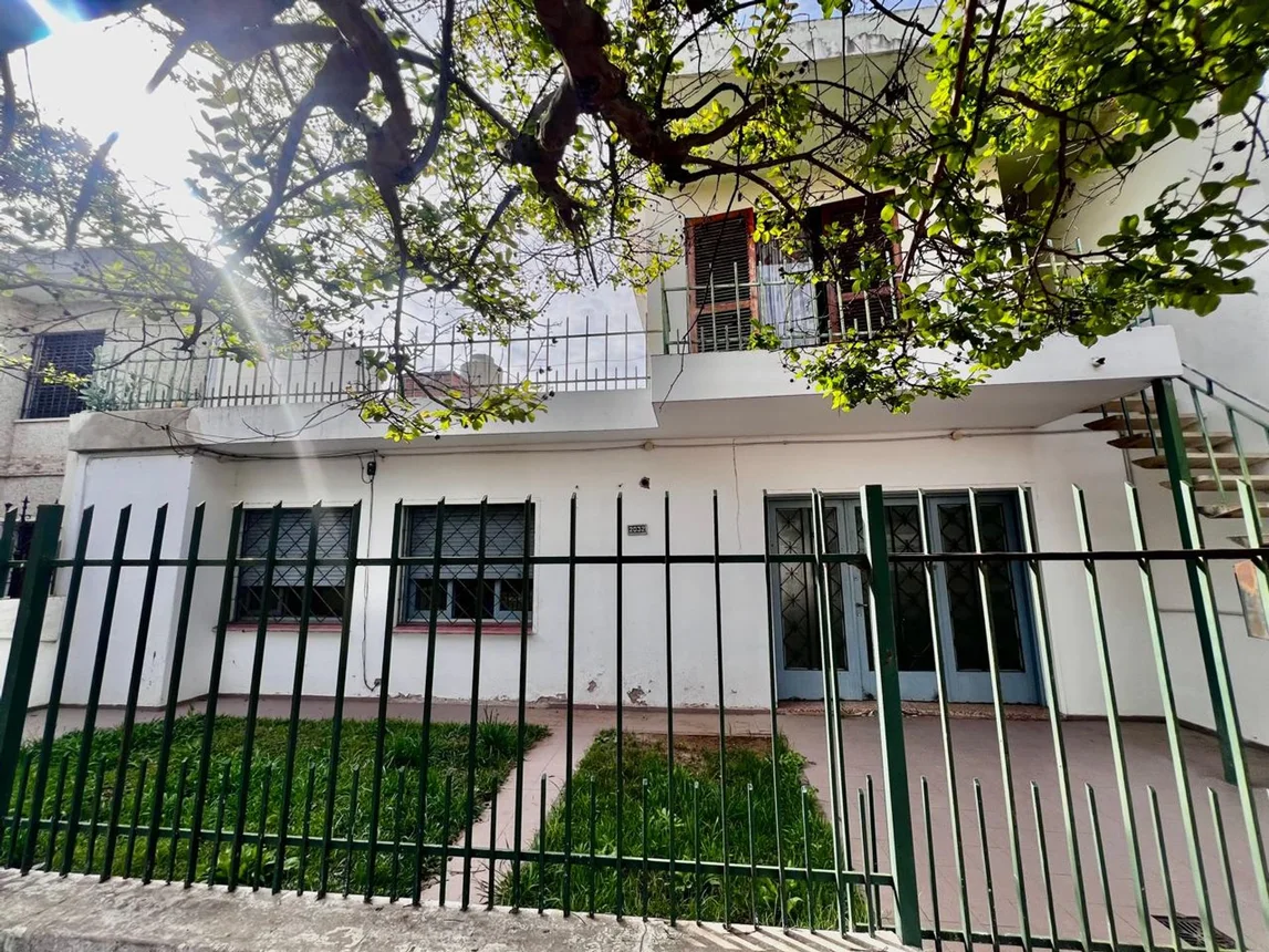 Casa de 6 ambientes en venta en Córdoba, Ginebra 2000, foto 2
