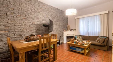 VENTA CASA 5 AMBIENTES VILLA ADELINA