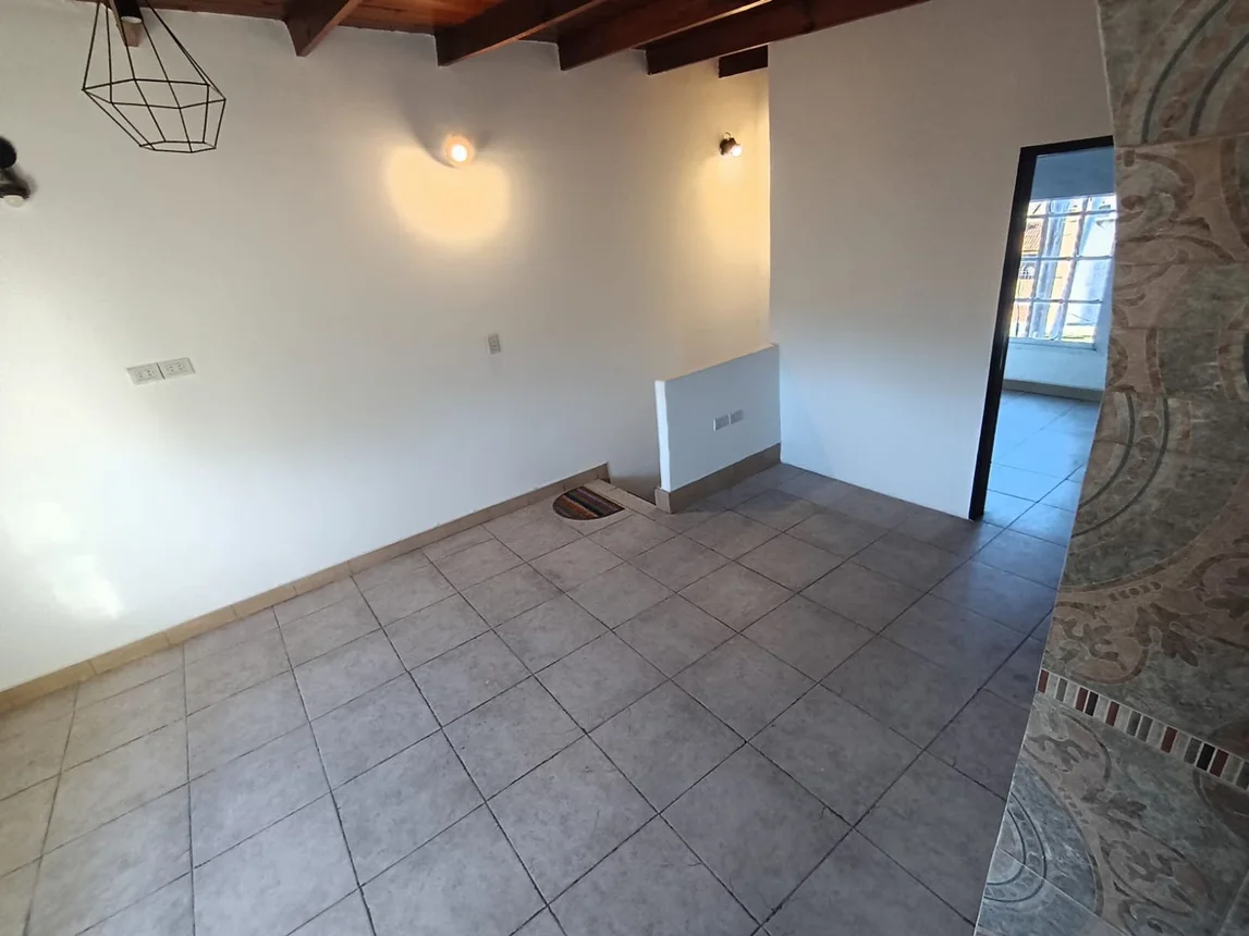 Departamento de 3 ambientes en venta en Banfield, Mario Bravo 0