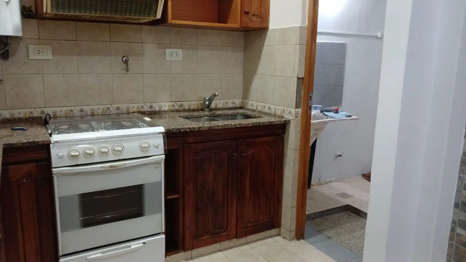 Departamento de 3 ambientes en alquiler en Lanús Oeste, Tucumán 0, foto 5