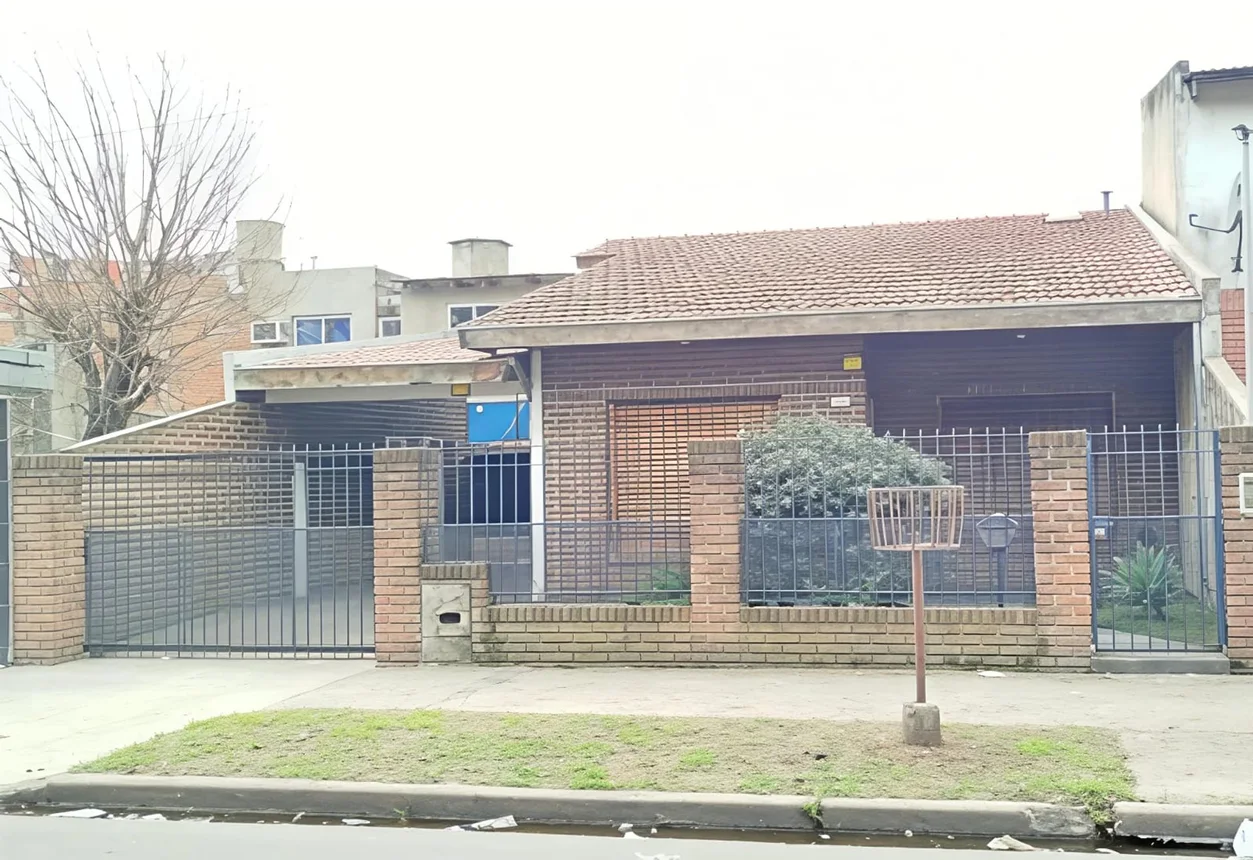Casa de 4 ambientes en venta en San Justo, Pedro León Gallo 4600