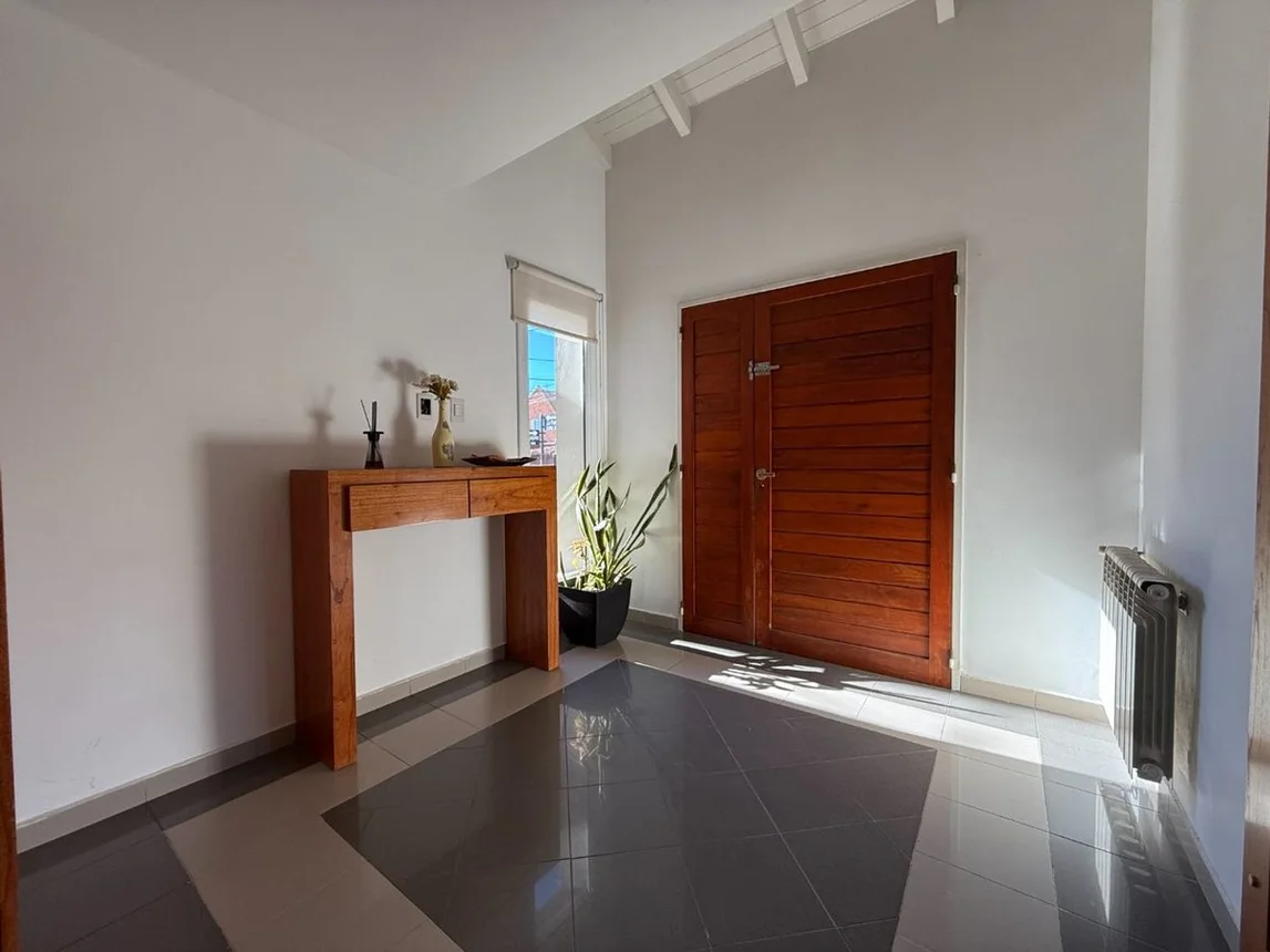 Casa de 12 ambientes en venta en Neuquén, La Pampa 1700, foto 5