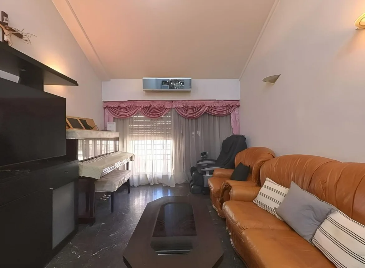 Casa de 6 ambientes en venta en Vélez Sarsfield, Avenida Gaona 4900, foto 3