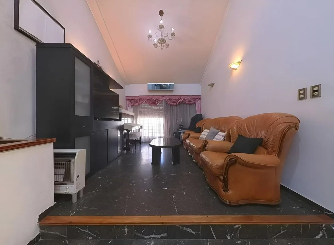 Casa de 6 ambientes en venta en Vélez Sarsfield, Avenida Gaona 4900, foto 2