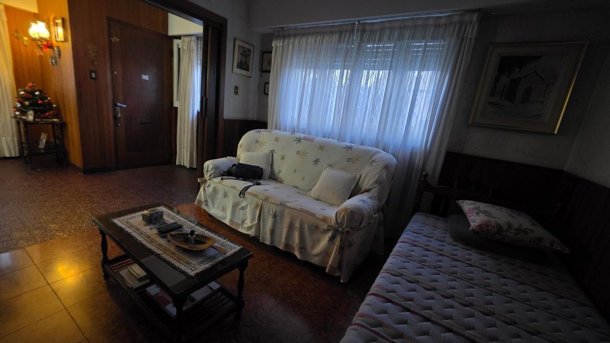 Foto 4 — VENTA CASA 4 AMBIENTES BERNAL