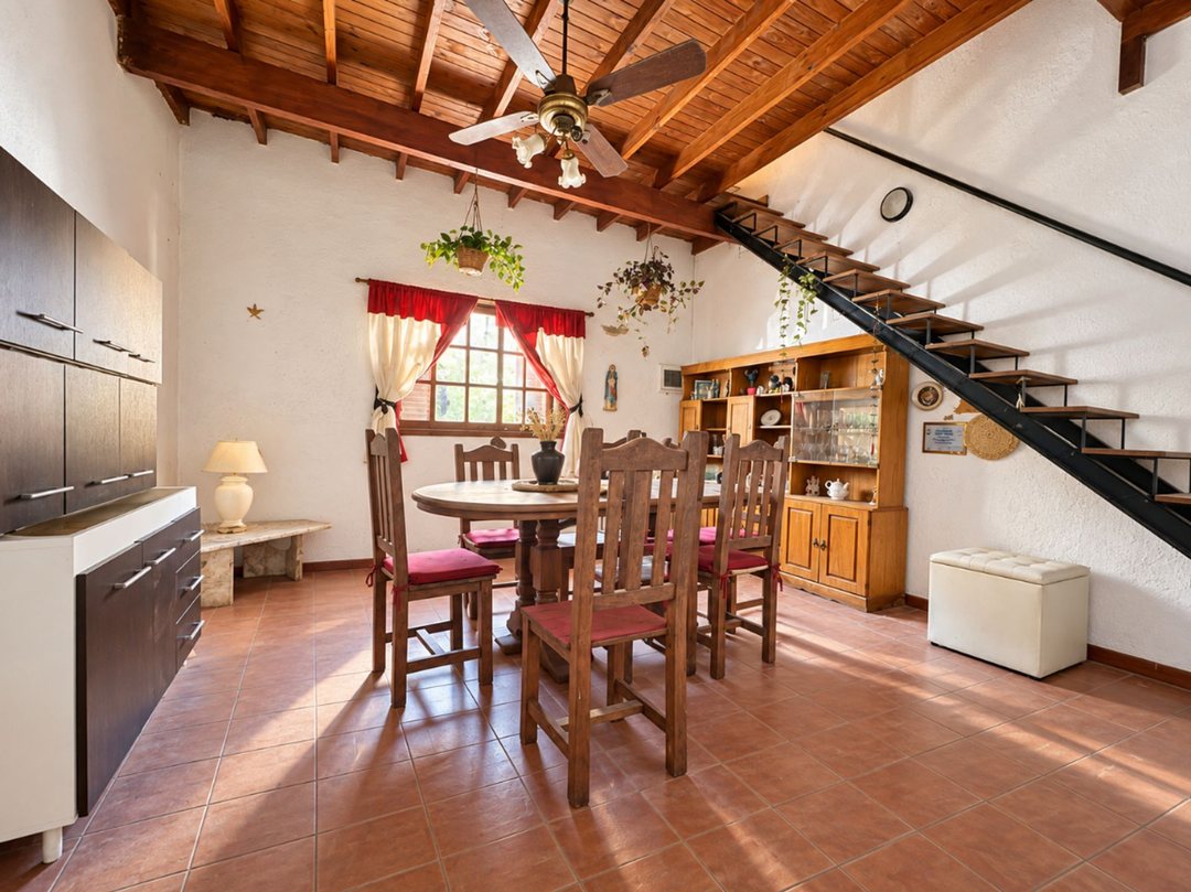 CASA 4 AMB VILLA LURO PATIO/COCHERA A REFACCIONAR