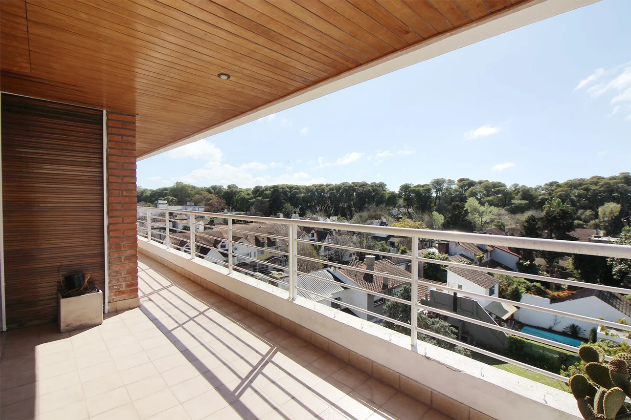 Departamento en venta en Acassuso, Avenida Santa Fe 600