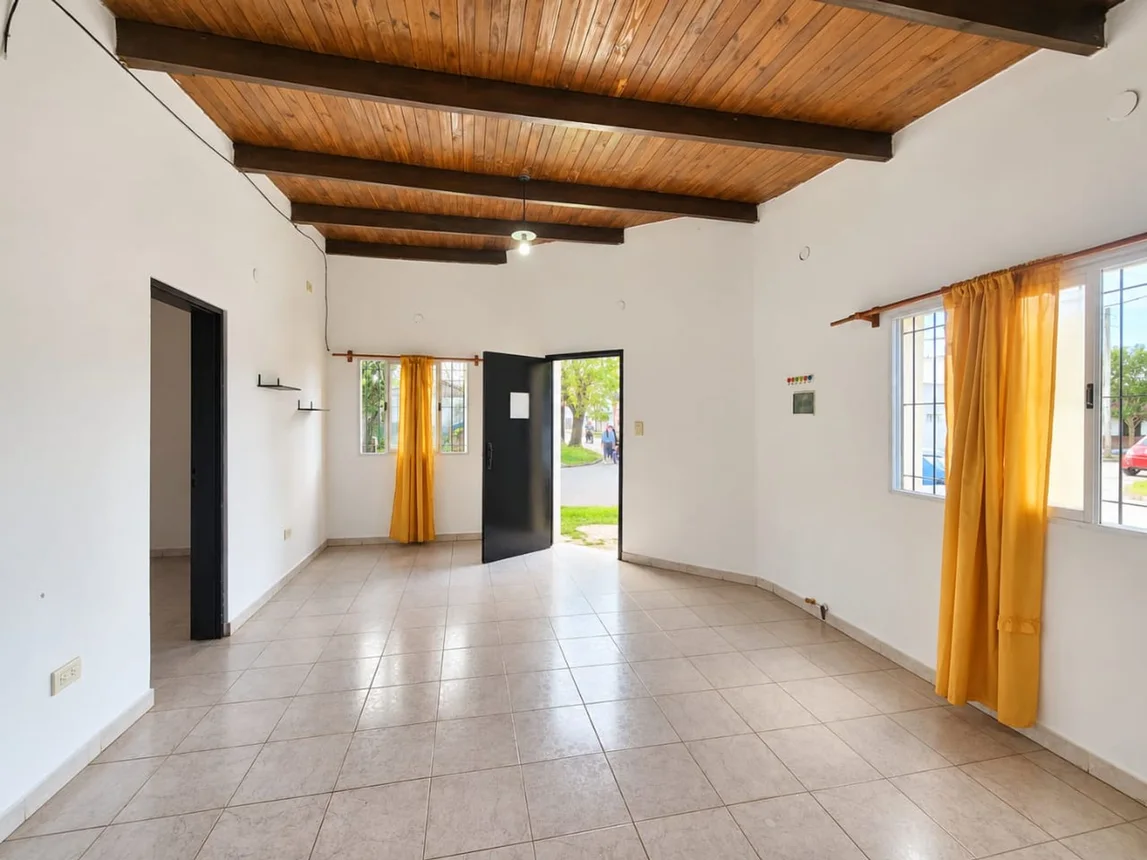 Casa de 5 ambientes en venta en La Plata, 123 Esquina 36 200