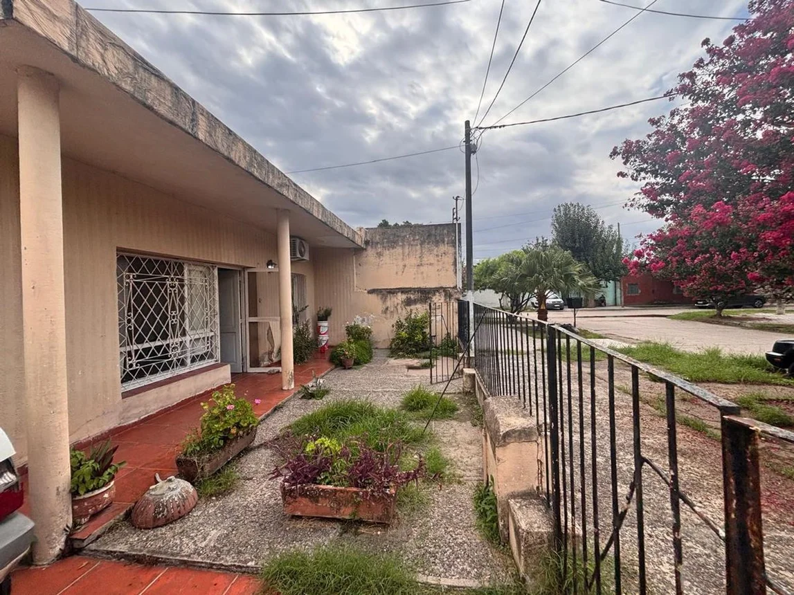 Casa de 5 ambientes en venta en San Miguel de Tucumán, Carriego 900, foto 3