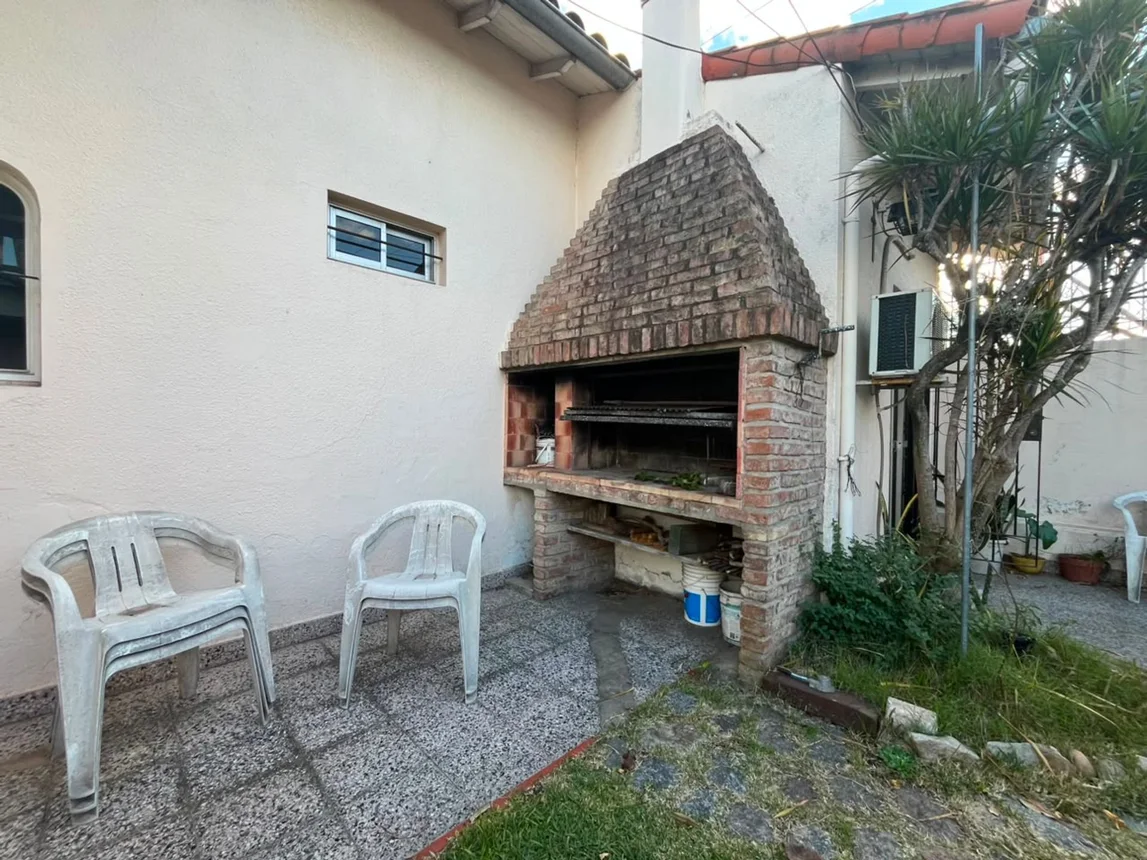 Casa en venta en Banfield, foto 3