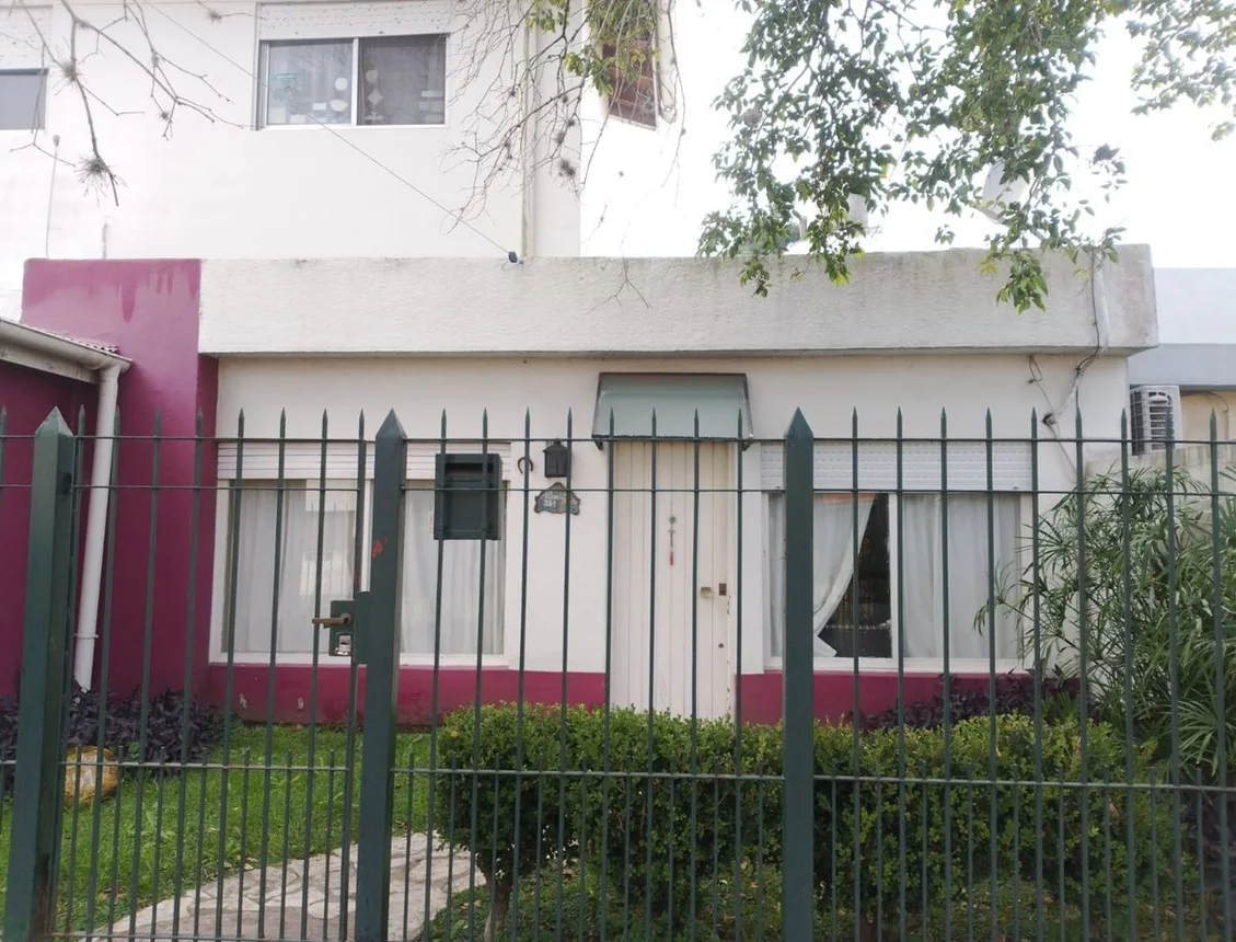 Casa de 5 ambientes en venta en Llavallol, Alberdi 200, foto 2