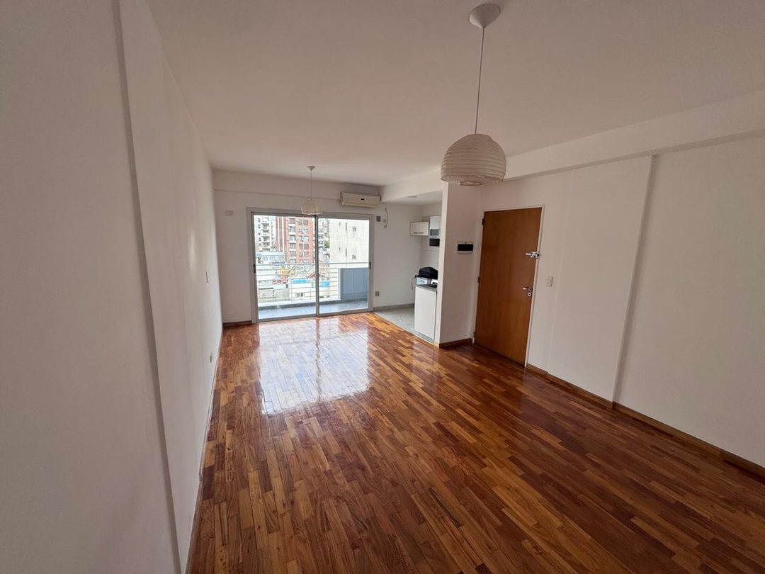 ALQUILER EXCELENTE MONOAMBIENTE CON 2 BALCONES