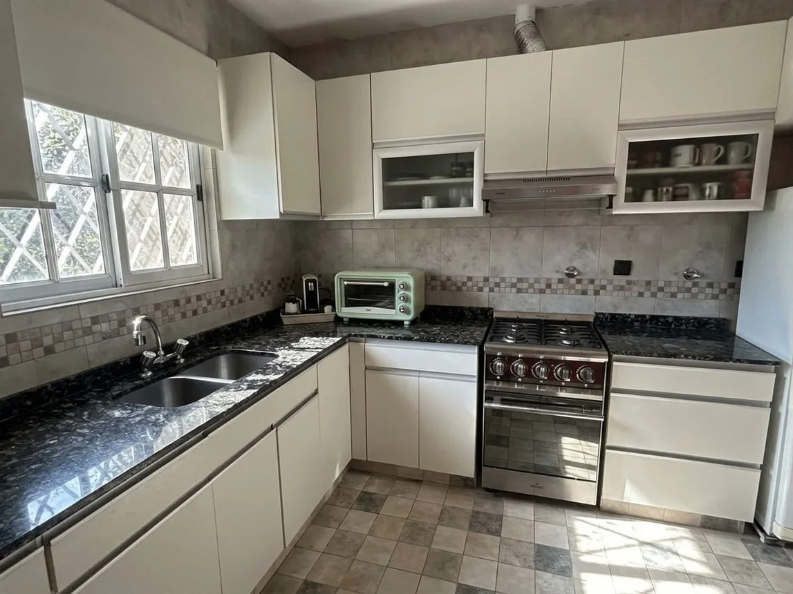 Casa de 3 ambientes en venta en Isidro Casanova, Fitz Roy 5800