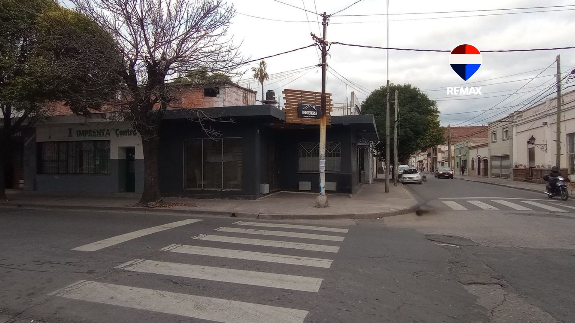 VENTA CASA C/LOCALES EN MACROCENTRO APTO CREDITO - foto 1