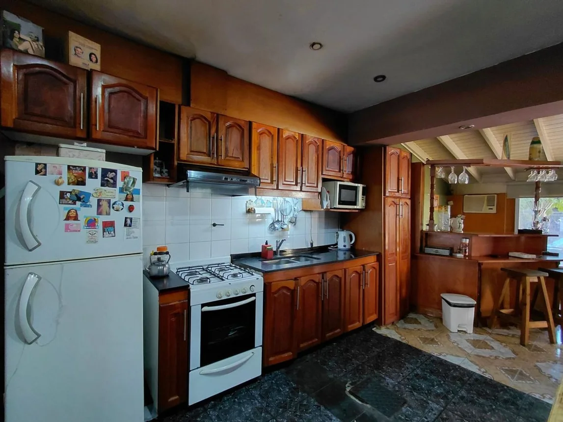 Casa de 4 ambientes en venta en San Antonio de Padua, Neuquén 200, foto 3
