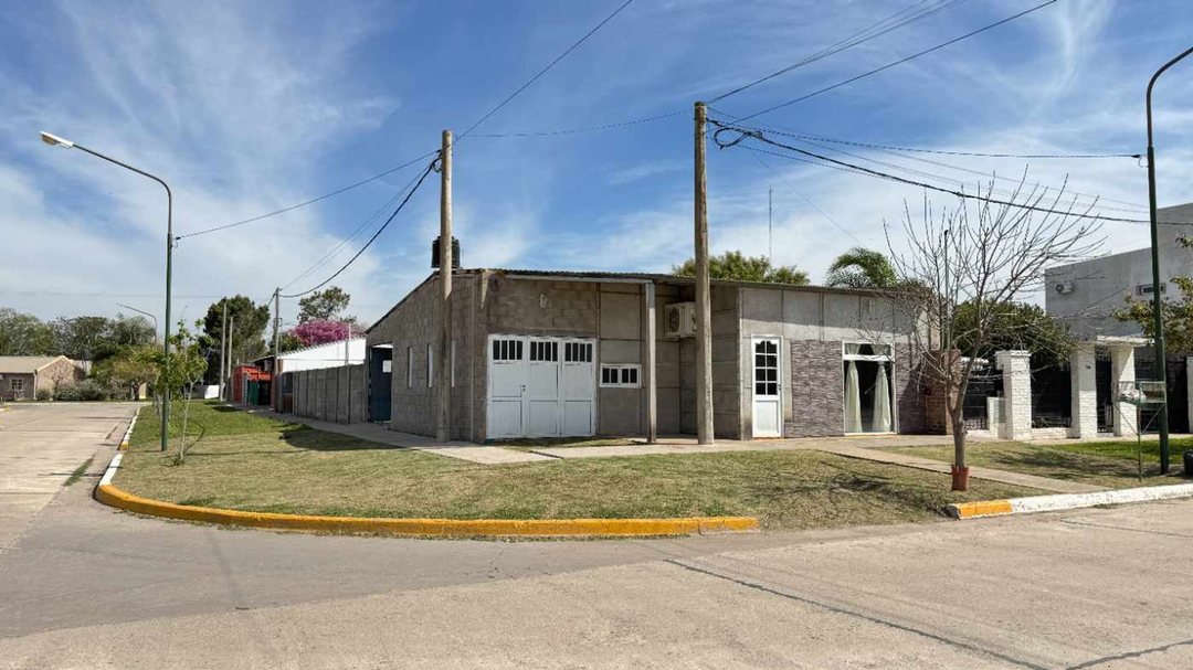 VENTA/CASA/PILETA/BELLA ITALIA.