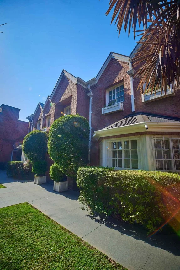 Casa en venta en Quilmes, foto 2