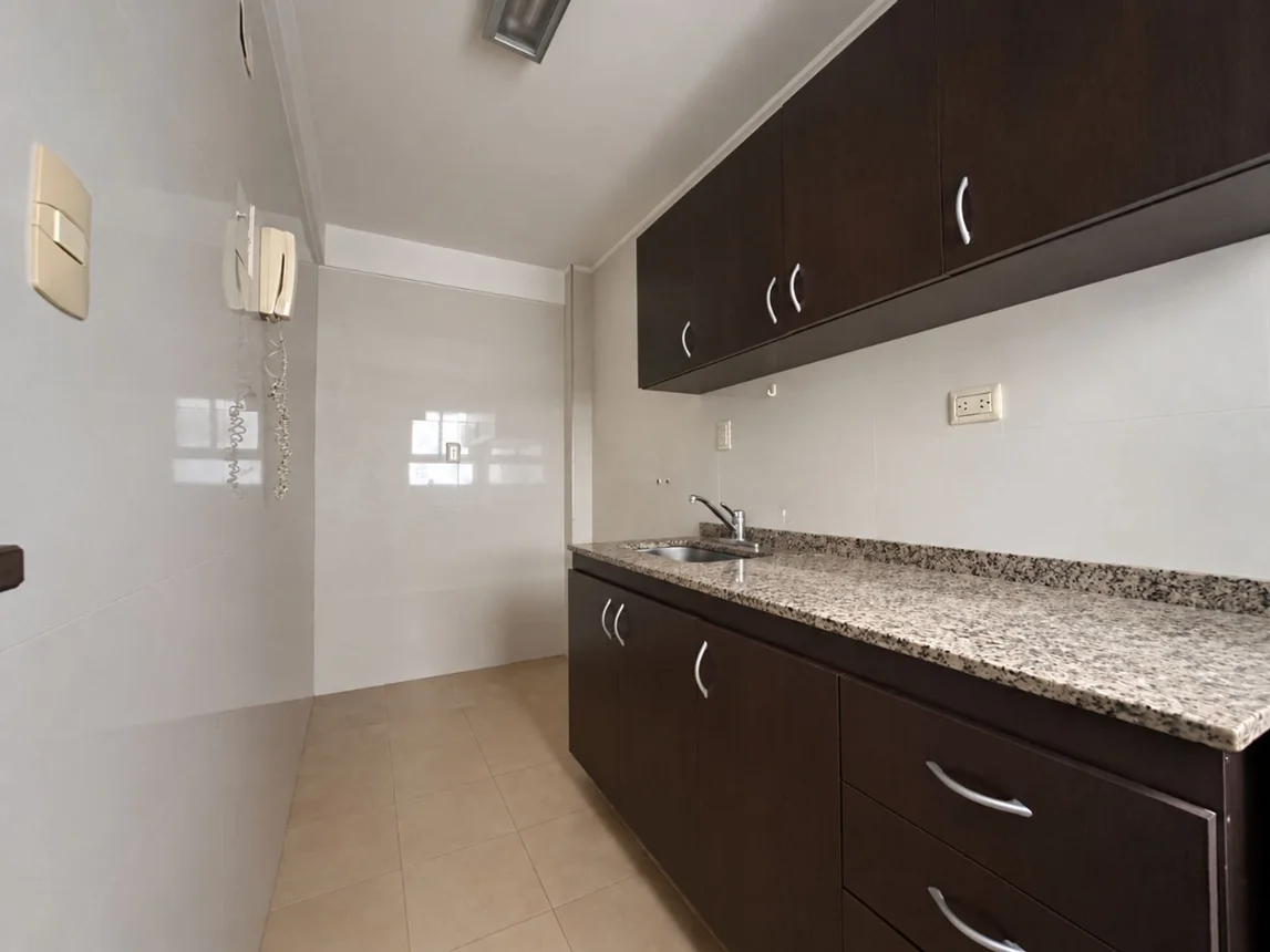 Departamento de 2 ambientes en venta en Retiro, Paraguay 1200, foto 3