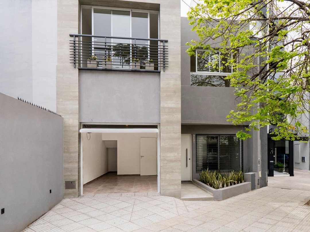 CASA en PH VENTA DEVOTO 4 AMB – PARRILLA - JARDÍN
