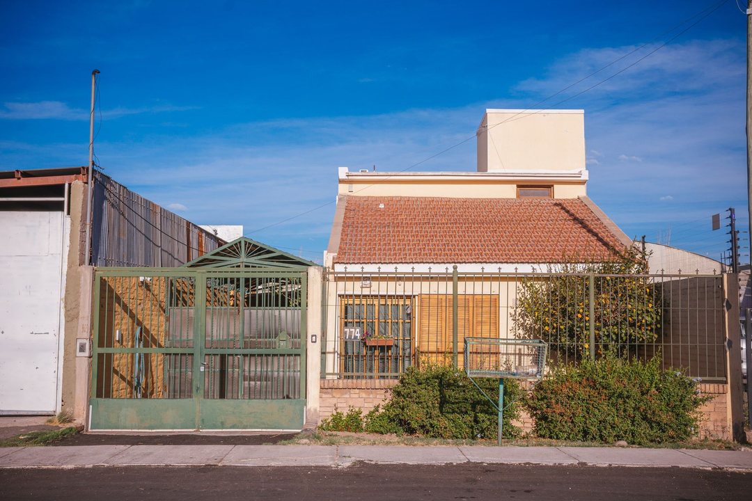 CASA EN VENTA GODOY CRUZ - Lateral Este Acceso Sur