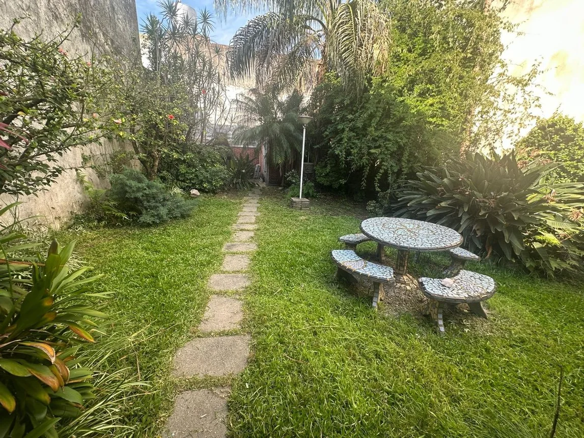 Casa de 4 ambientes en venta en Parque Avellaneda, Moreto 1700