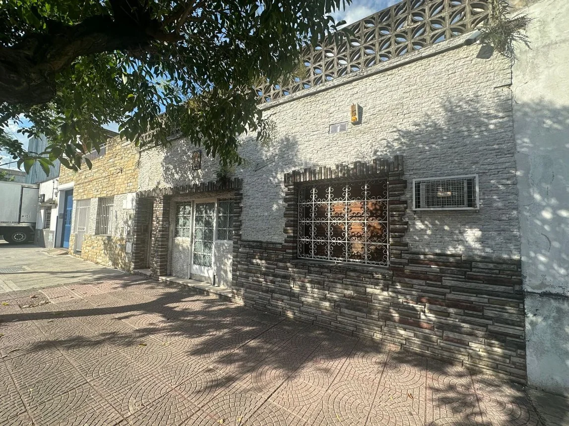 Casa de 4 ambientes en venta en Parque Avellaneda, Moreto 1700, foto 2