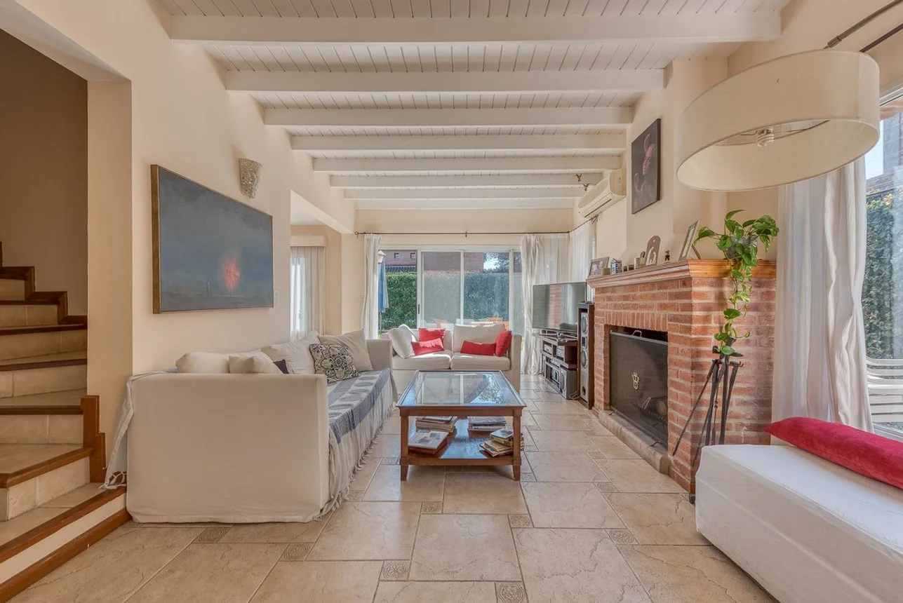 Casa en venta en Pilar, foto 2