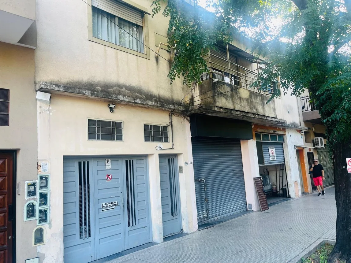 Casa de 3 ambientes en venta en Villa Lugano, Calle Lisandro de la Torre 4700