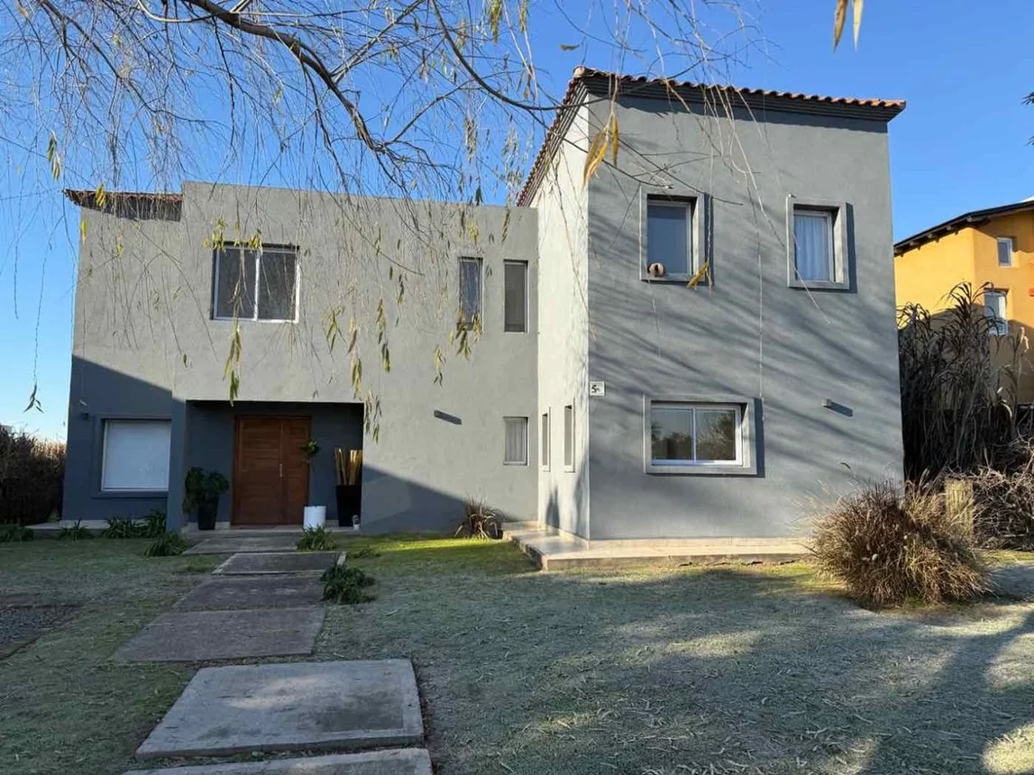 Casa en venta en Ingeniero Maschwitz, Dean Funes 4000
