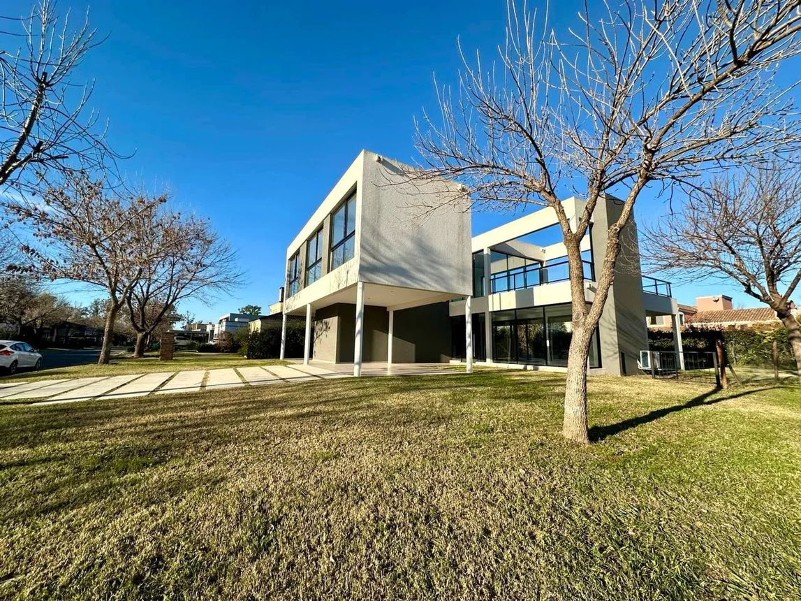 Casa en venta en Belén de Escobar, foto 3