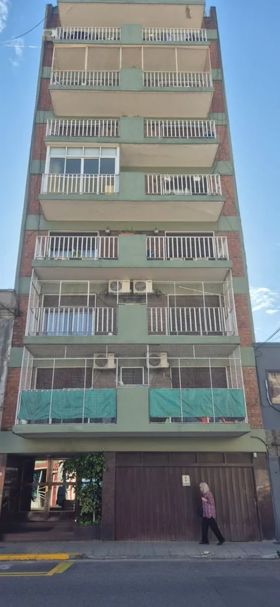 Departamento de 3 ambientes en venta en Parque Patricios, La Rioja 1800