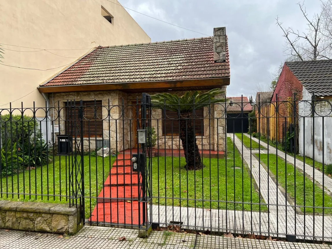 Casa en venta en Luis Guillón