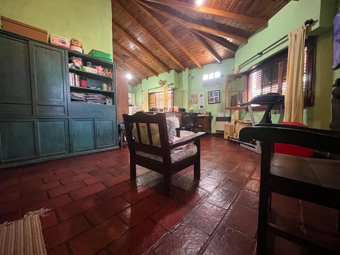 Casa de 3 ambientes en venta en Monte Chingolo, Berón de Astrada 4200