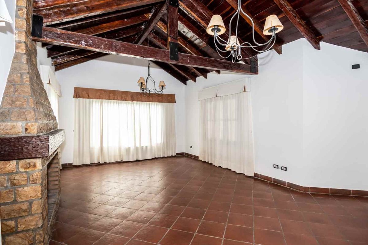CASA 4 DORMITORIOS ALMUDENA 2000M2 - foto 4