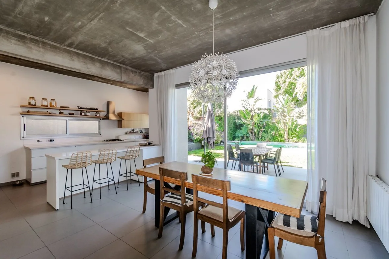 Casa de 5 ambientes en venta en San Isidro, Maestro Santana 1100