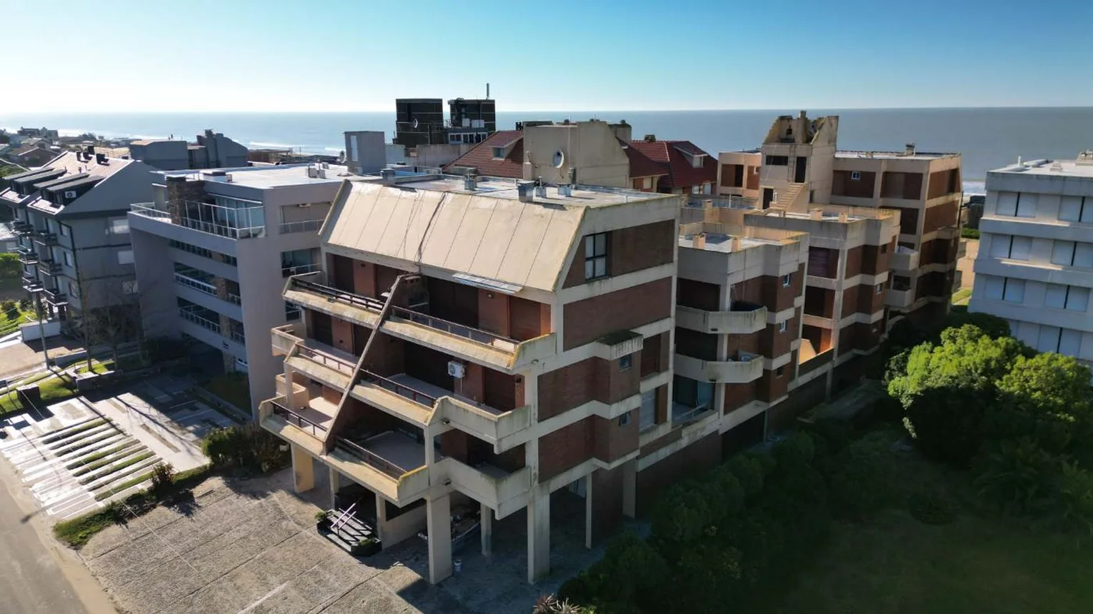 Departamento de 3 ambientes en venta en Pinamar, Avenida Libertador 2100