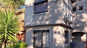 VENTA CASA BARRIO JARDIN 3 DORMITORIOS FONDO GJE