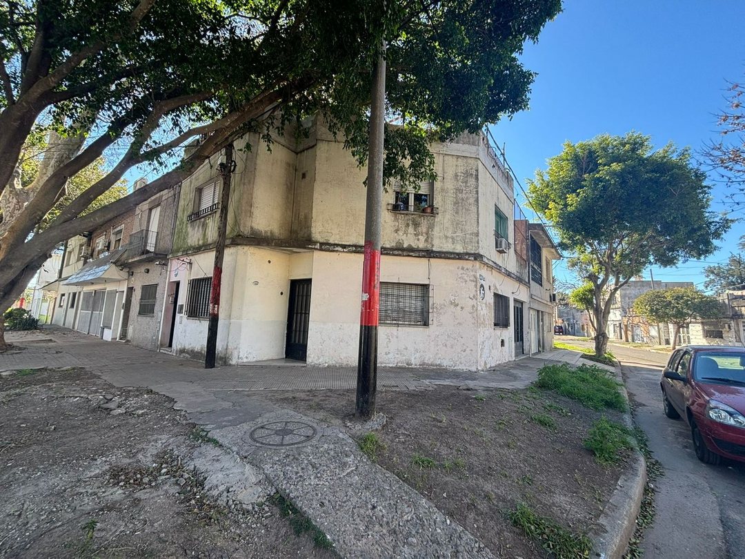 VENTA PH PLANTA ALTA, 2 DORMITORIOS. BARRIO MATHEU