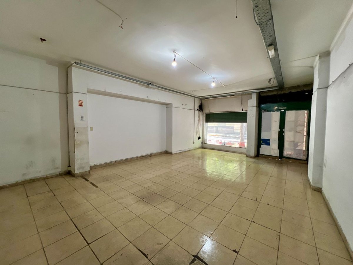 Foto 5 — LOCAL VENTA CON SOTANO BALVANERA