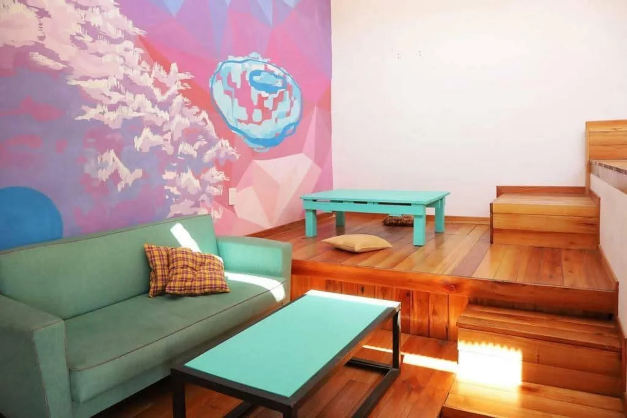 Casa de 10 ambientes en venta en La Plata, 121 E/ 46 y 47 700