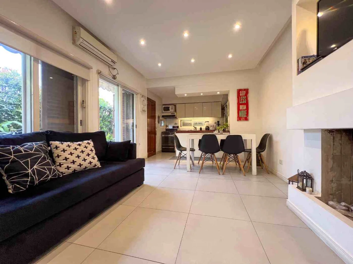 Casa dúplex de 3 ambientes en venta en Tigre, Luis García 1100