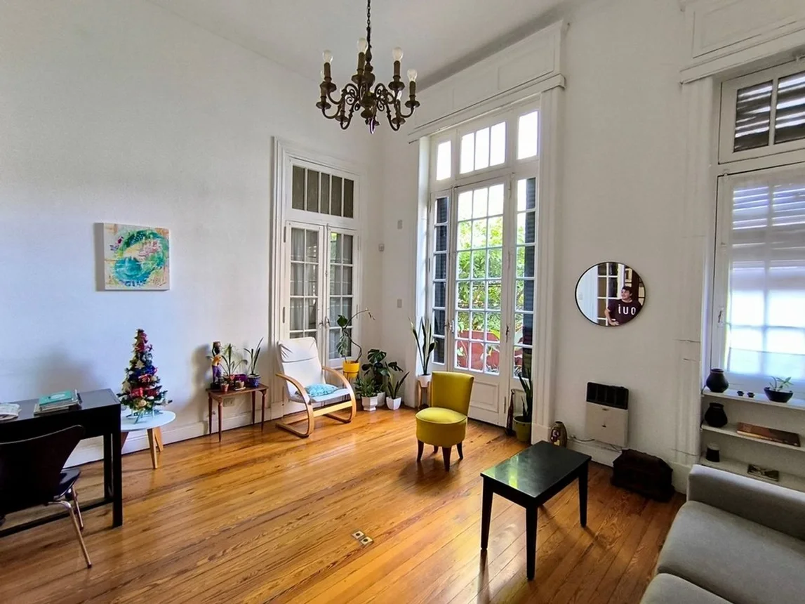PH de 5 ambientes en venta en Balvanera, Chile 2100