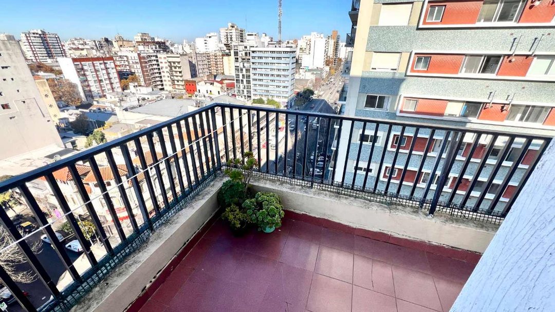 VENTA 3 AMB FRENTE BALCON EN L ESQUINA GAS OK 74M2