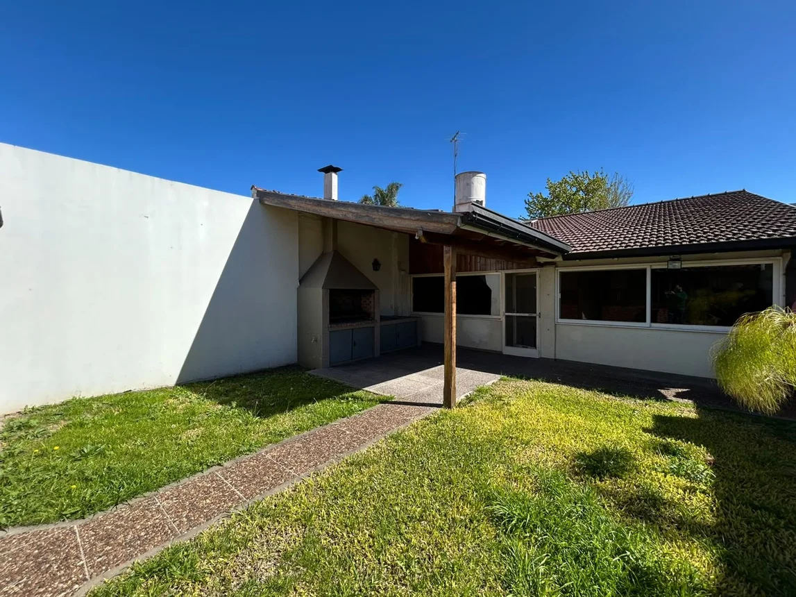 Casa de 3 ambientes en venta en Ituzaingó, Laprida 700, foto 5