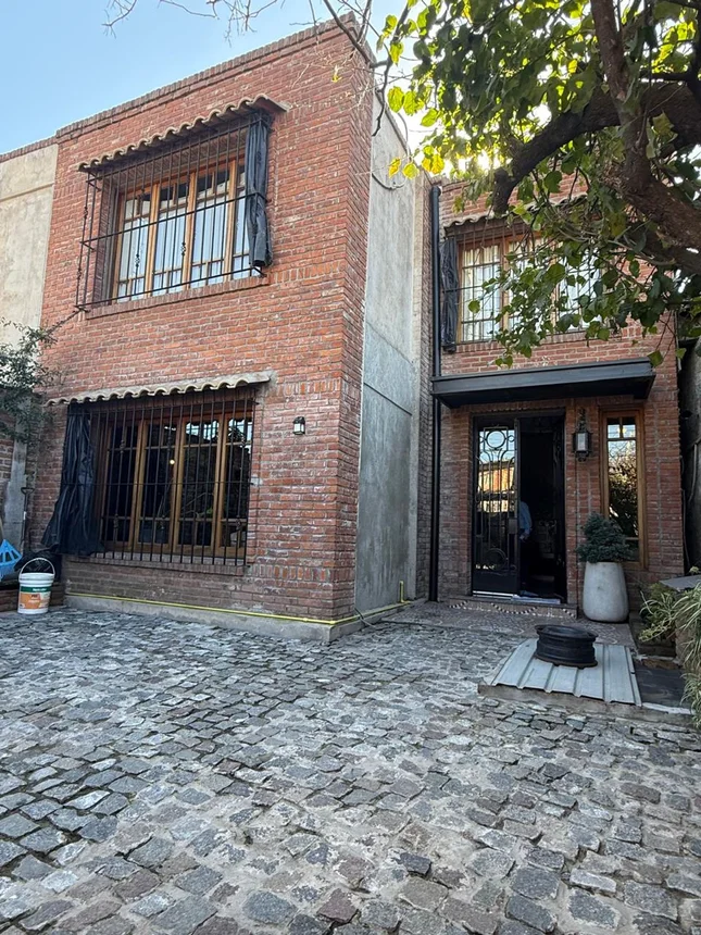 Casa de 8 ambientes en venta en Lomas de Zamora, Cosquín 2200, foto 2