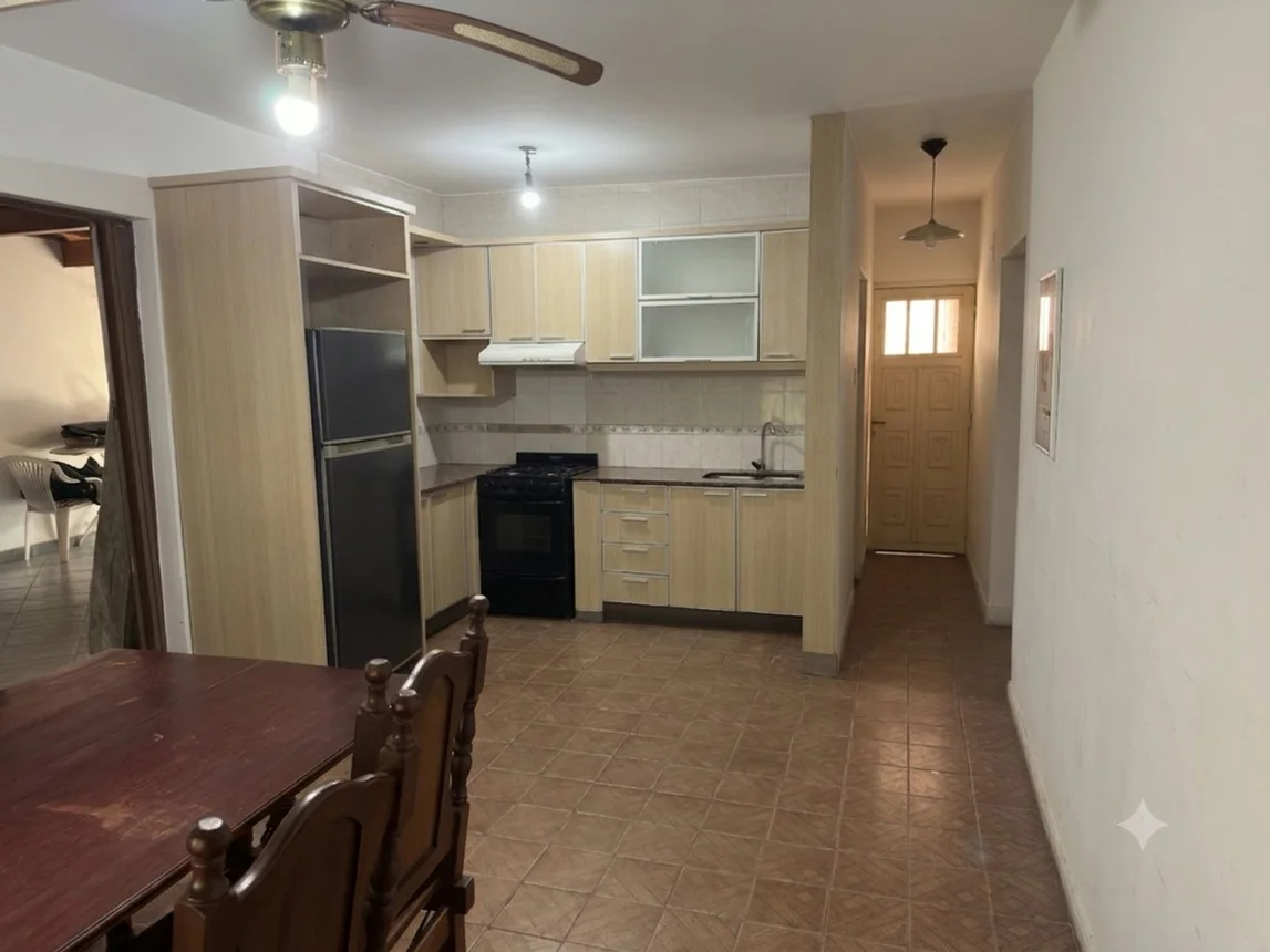 Casa de 3 ambientes en venta en Castelar, Ángel Giannatasio 3900, foto 2